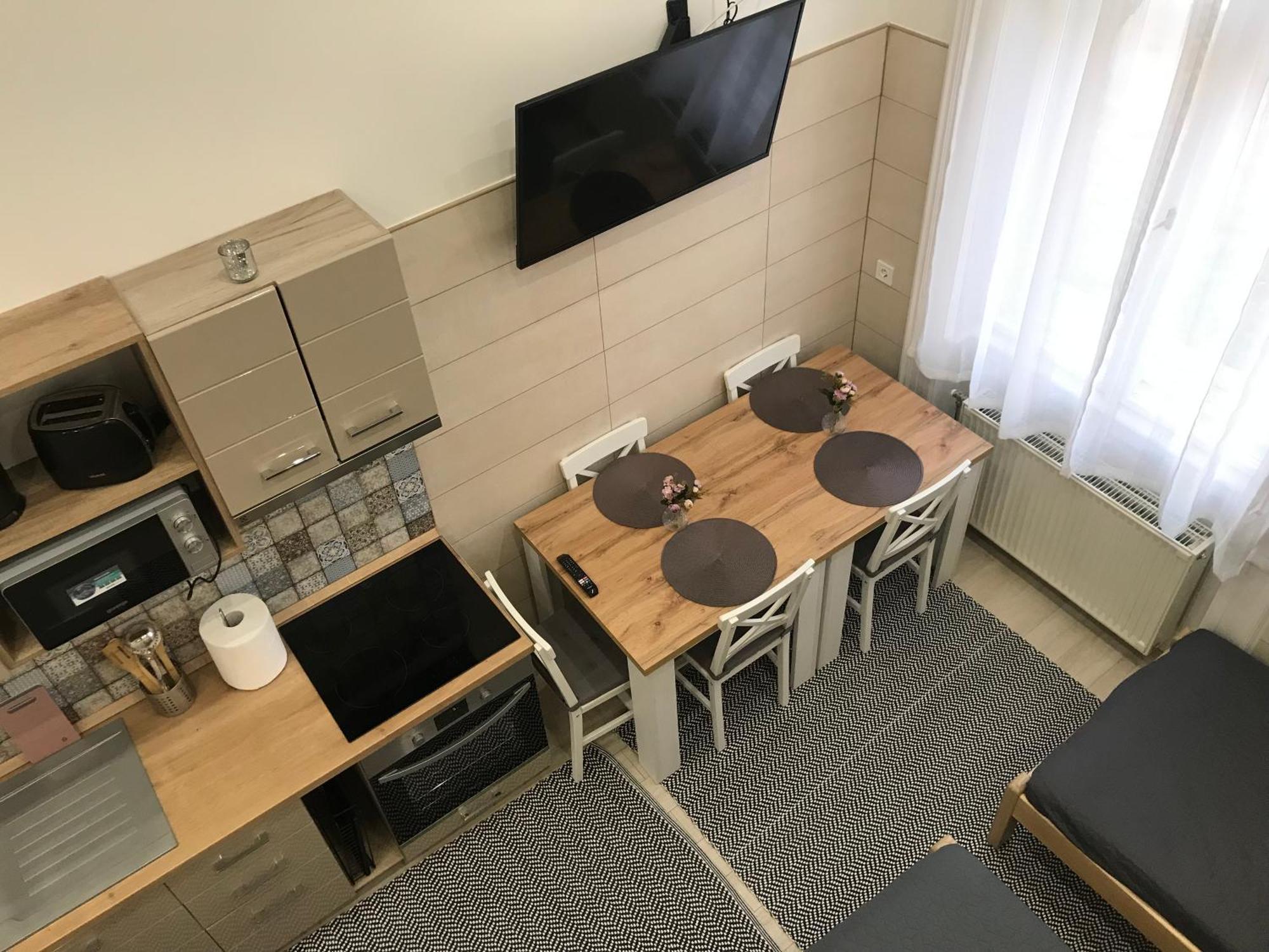 Mora Apartman 2 คิชคุนฟีเลกฮาซา ภายนอก รูปภาพ